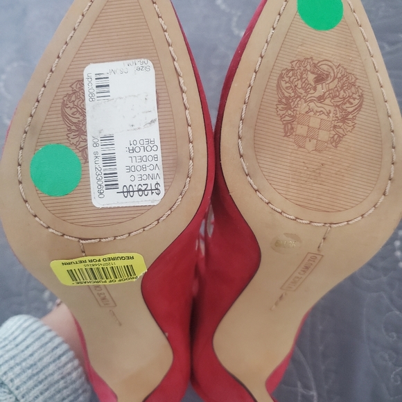 Vince Camuto - Picture 2 of 3